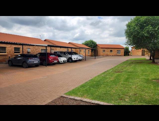 2 BEDROOM SIMPLEX FOR SALE IN DAWN PARK